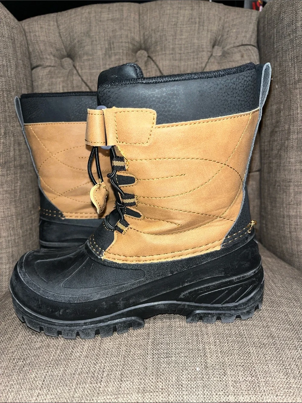 Khombu Abrams winter boots boys size 2